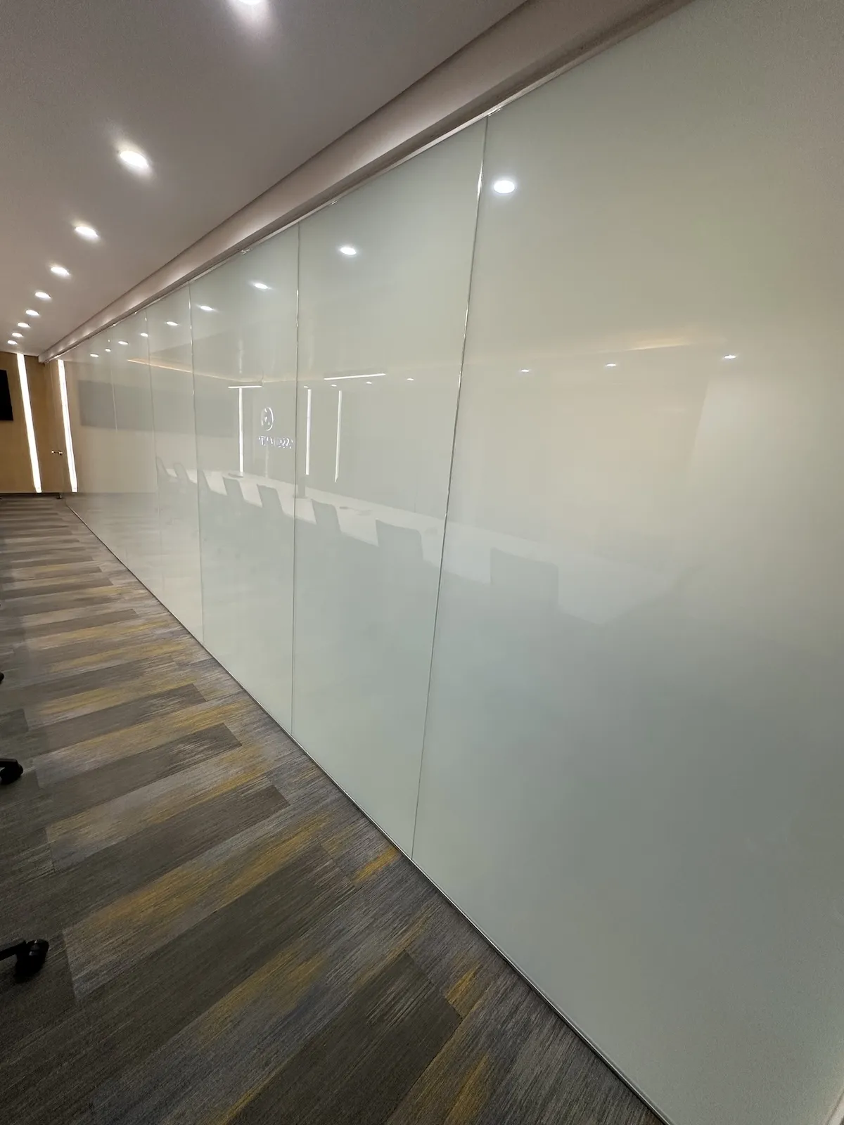 Proyecto Smart Film Mexico | Proyecto Assurant Cdmx Smart Film Pdlc Mica Inteligente Cdmx - Instalación de Smart Film (PDLC) por Comercializadora Garfuza